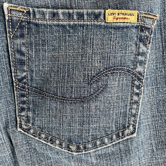 Levi Strauss Signature Low Rise Boot Cut 5 pocket jeans, size 16 long - Picture 7 of 7